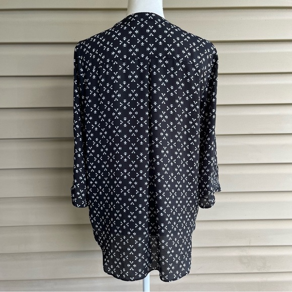 •Chaus• Patterned Split V-Neck Popover Blouse - Size Smalll - Picture 5 of 8